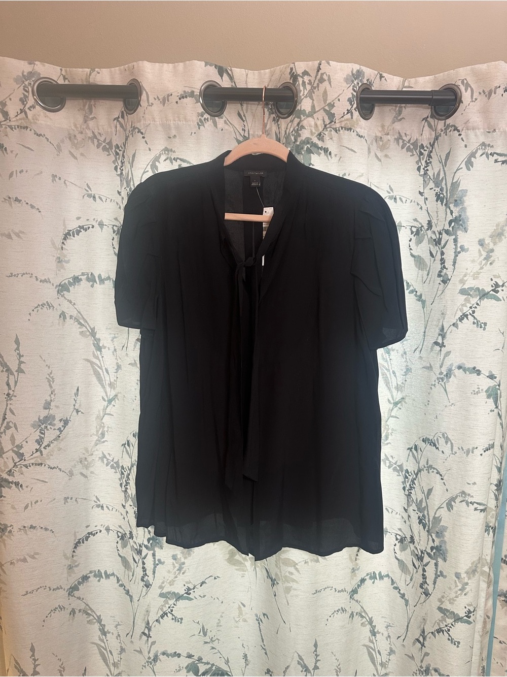 Ann Taylor Black Tie-Neck Short Sleeve Blouse